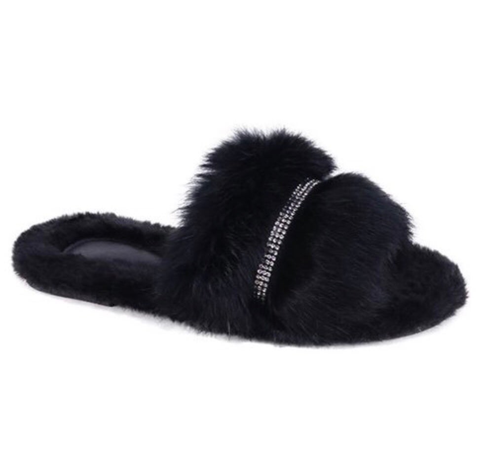 Cozy Faux Fur Diamond Slippers- Black